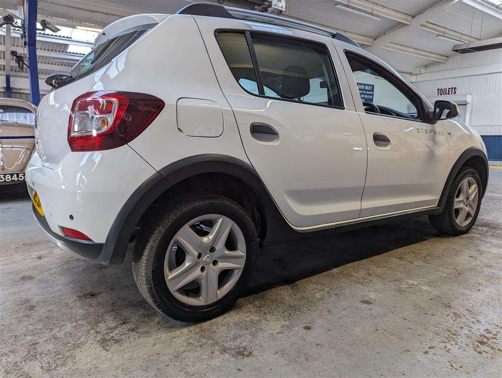 <p>2015 DACIA SANDERO STEPWAY LAUREATE</p>