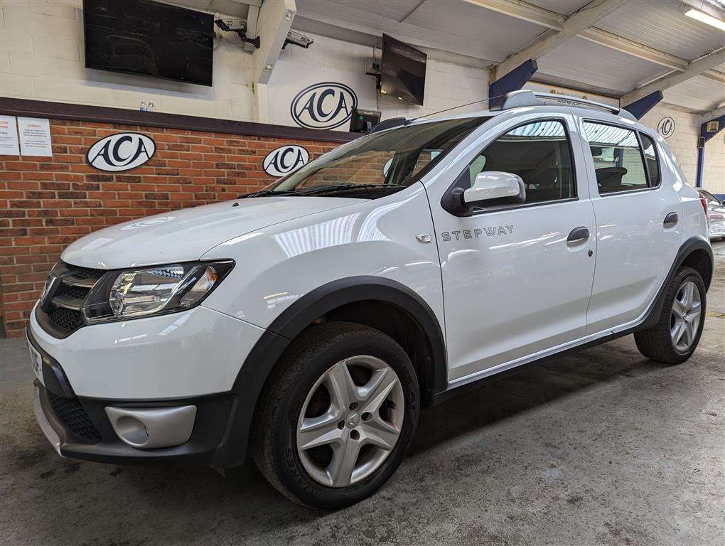 <p>2015 DACIA SANDERO STEPWAY LAUREATE</p>