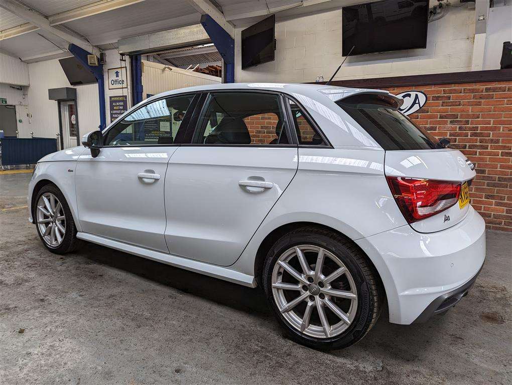 <p>2016 AUDI A1 S LINE TDI S-A</p>