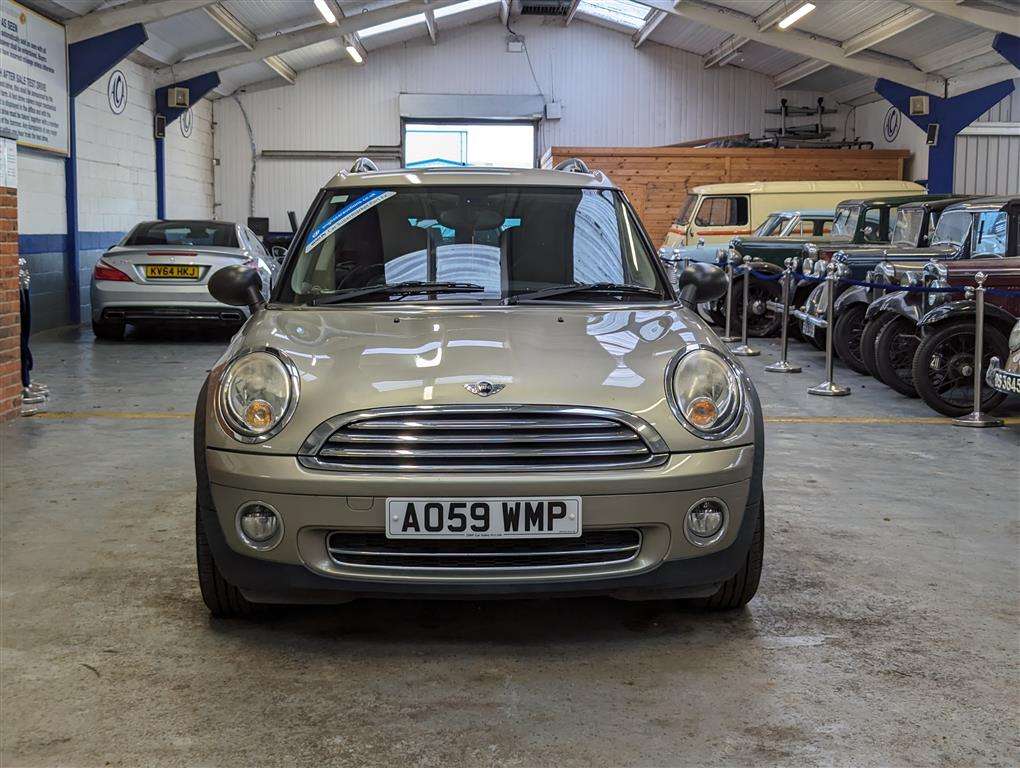 <p>2010 MINI ONE CLUBMAN</p>