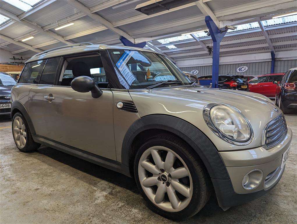 <p>2010 MINI ONE CLUBMAN</p>