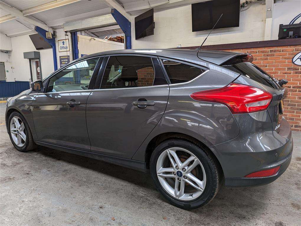 <p>2015 FORD FOCUS ZETEC AUTO</p>