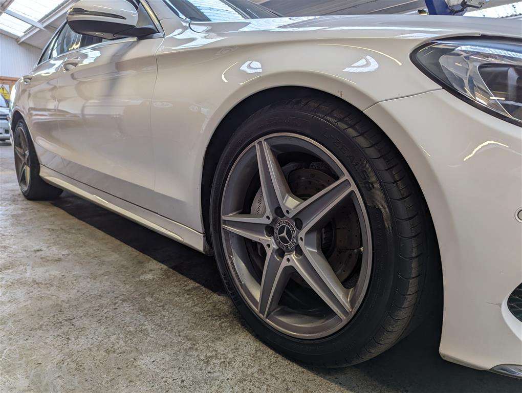 <p>2018 MERCEDES-BENZ C200 D AMG LINE AUTO</p>