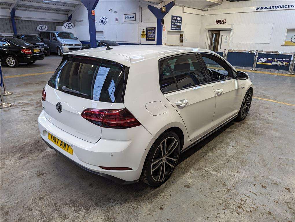 <p>2017 VOLKSWAGEN GOLF GTD TDI</p>