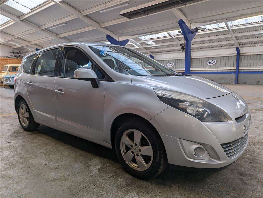 <p>2010 RENAULT G SCENIC DY-IQUE TTOM DCI</p>