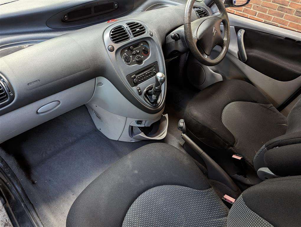 <p>2006 CITROEN XSARA PICASSO DESIRE HDI</p>