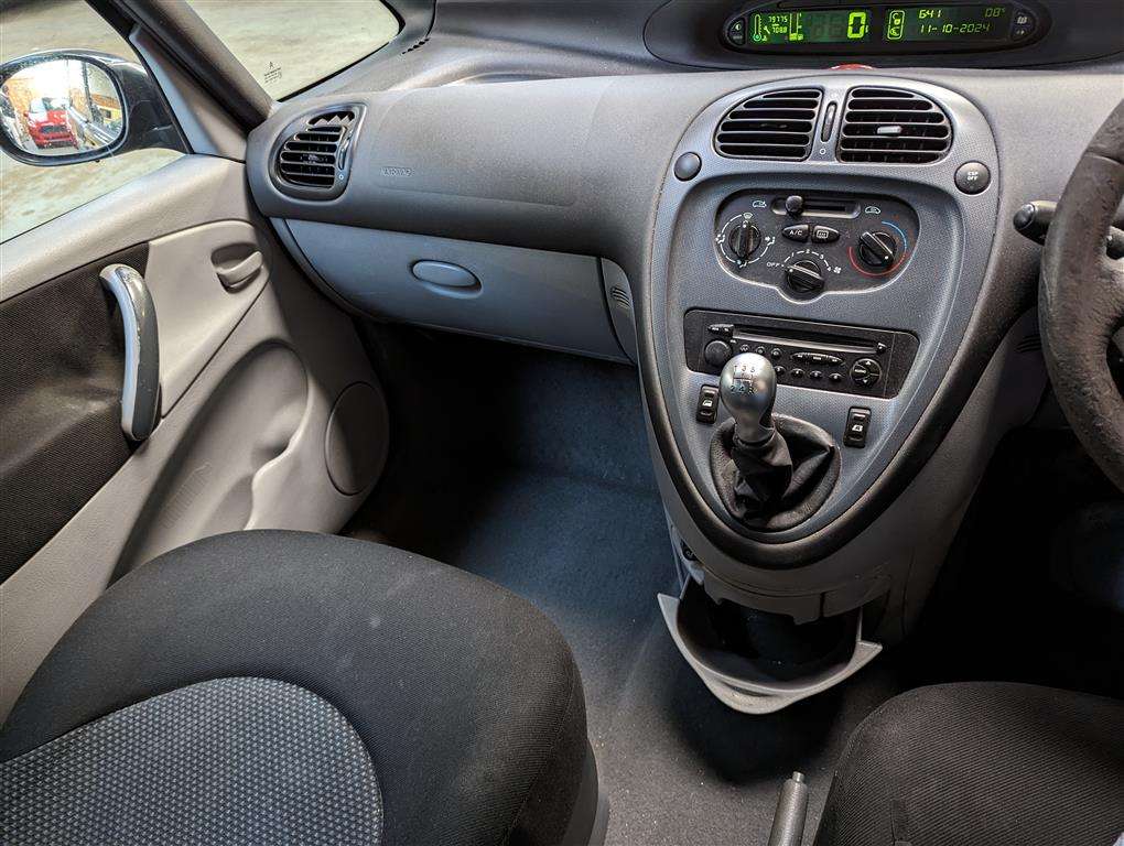 <p>2006 CITROEN XSARA PICASSO DESIRE HDI</p>