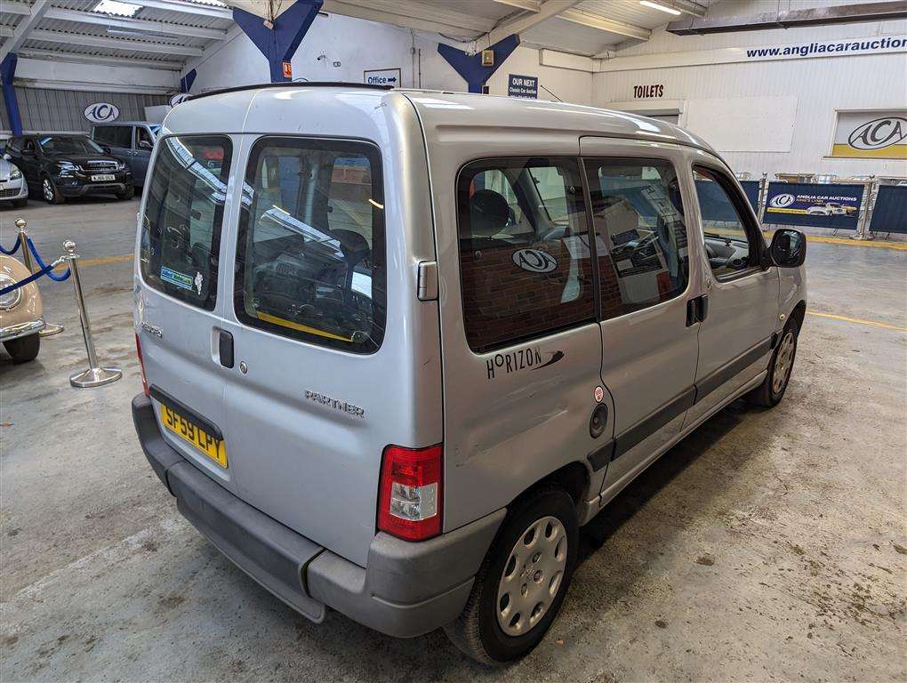 <p>2010 PEUGEOT PARTNER ORIGIN COMBI HDI W.A.V.</p>