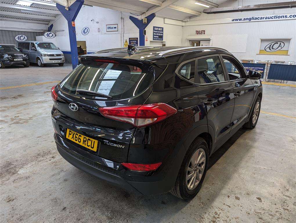 <p>2016 HYUNDAI TUCSON SE NAV B-DRIVE 2WD</p>