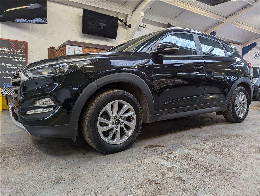 <p>2016 HYUNDAI TUCSON SE NAV B-DRIVE 2WD</p>