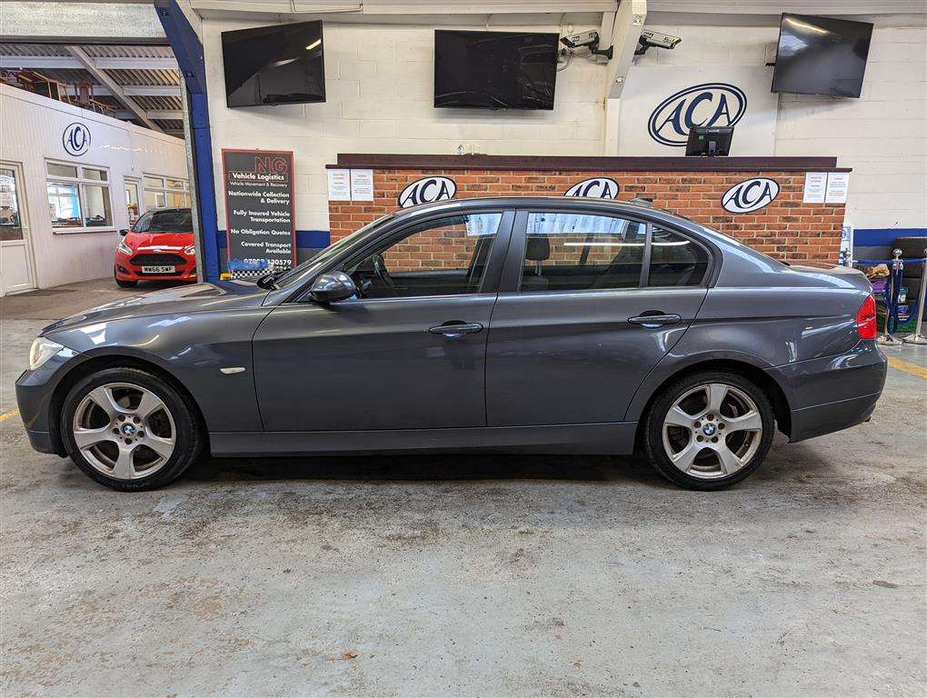 <p>2006 BMW 318I ES</p>