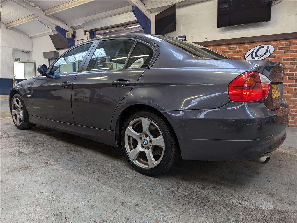 <p>2006 BMW 318I ES</p>