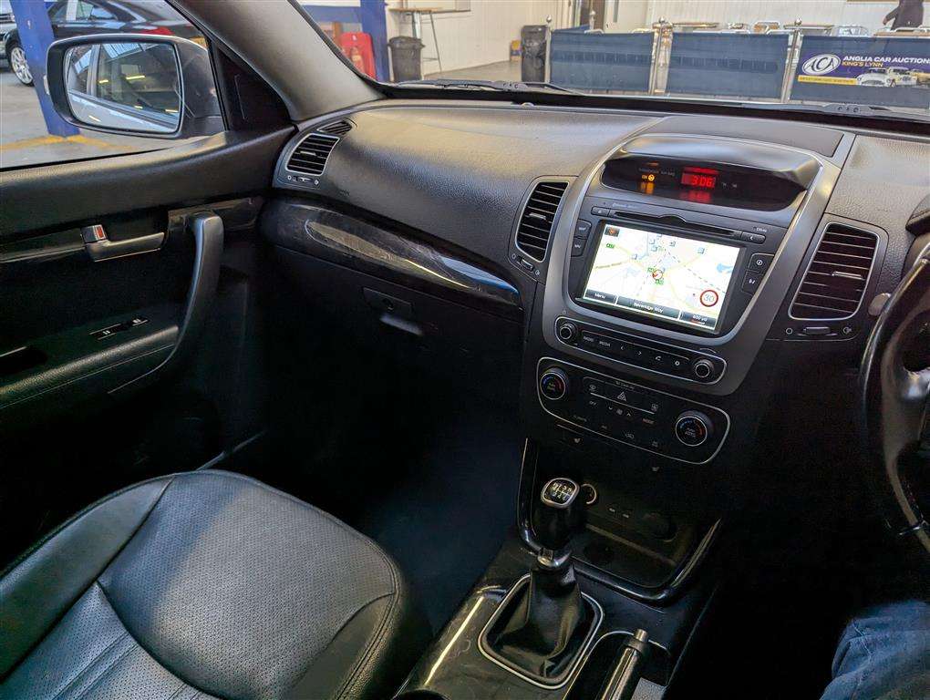 <p>2015 KIA SORENTO KX-2 SAT NAV CRDI</p>