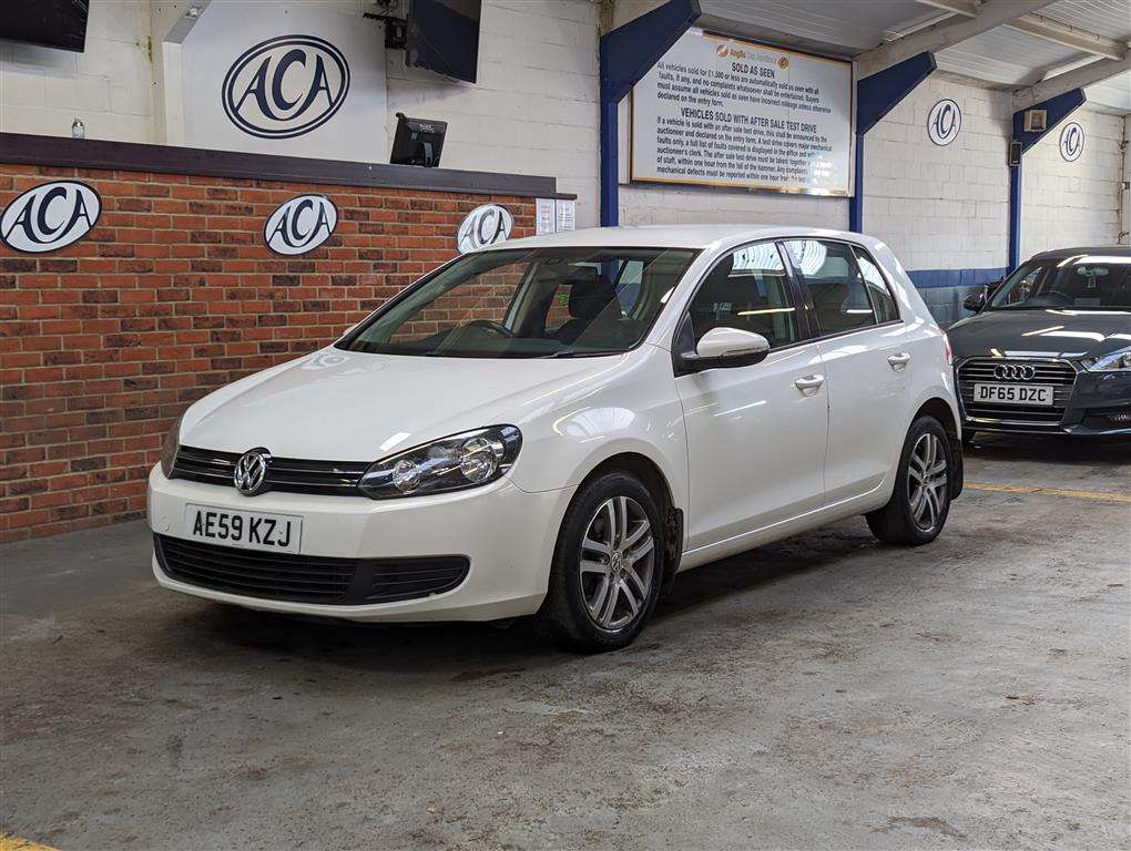 <p>2010 VOLKSWAGEN GOLF SE TSI</p>