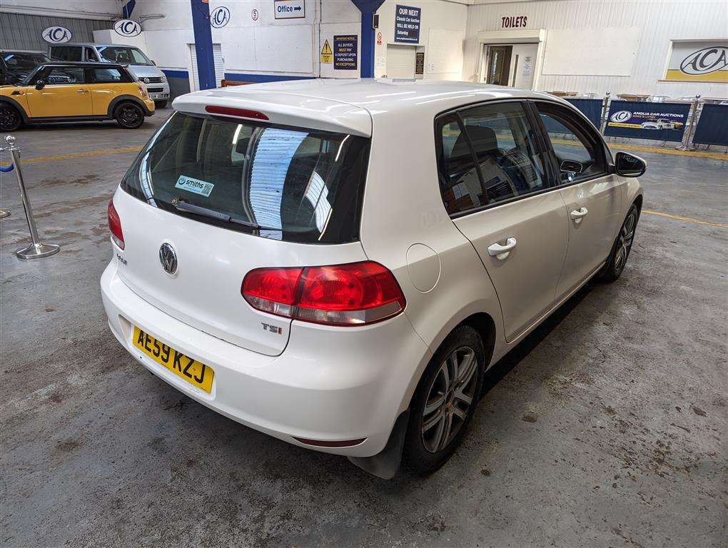 <p>2010 VOLKSWAGEN GOLF SE TSI</p>