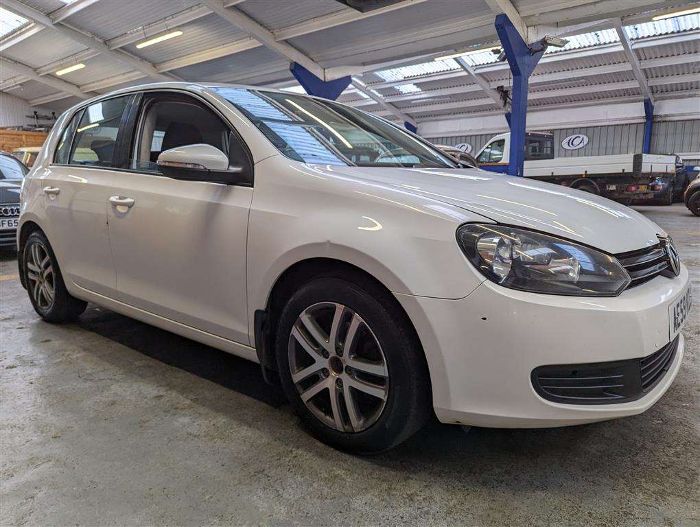 <p>2010 VOLKSWAGEN GOLF SE TSI</p>