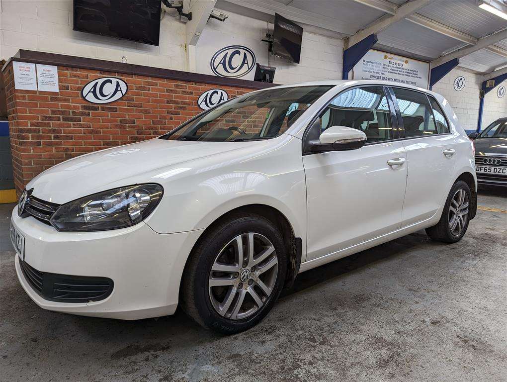 <p>2010 VOLKSWAGEN GOLF SE TSI</p>