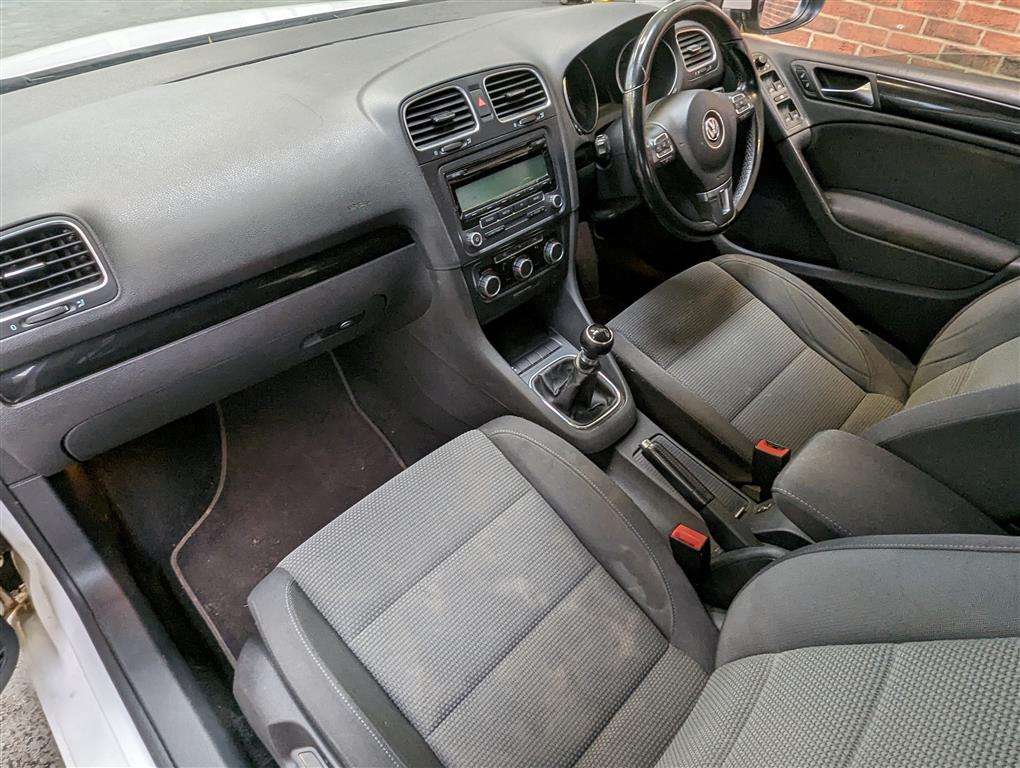 <p>2010 VOLKSWAGEN GOLF SE TSI</p>