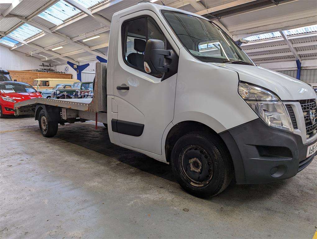 <p>2016 NISSAN NV400 SE DCI</p>