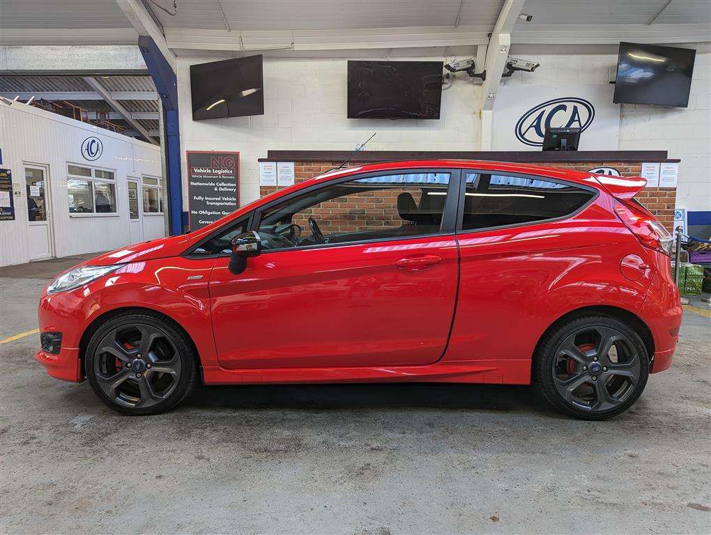 <p>2016 FORD FIESTA ST-LINE RED EDITIO</p>