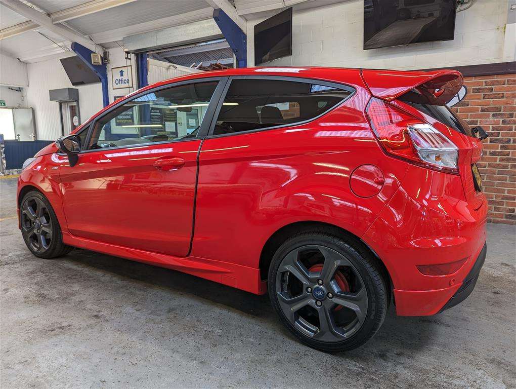 <p>2016 FORD FIESTA ST-LINE RED EDITIO</p>