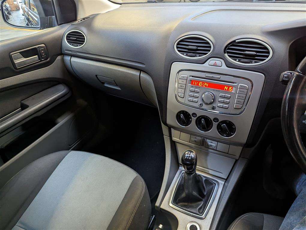 <p>2008 FORD FOCUS ZETEC 100</p>