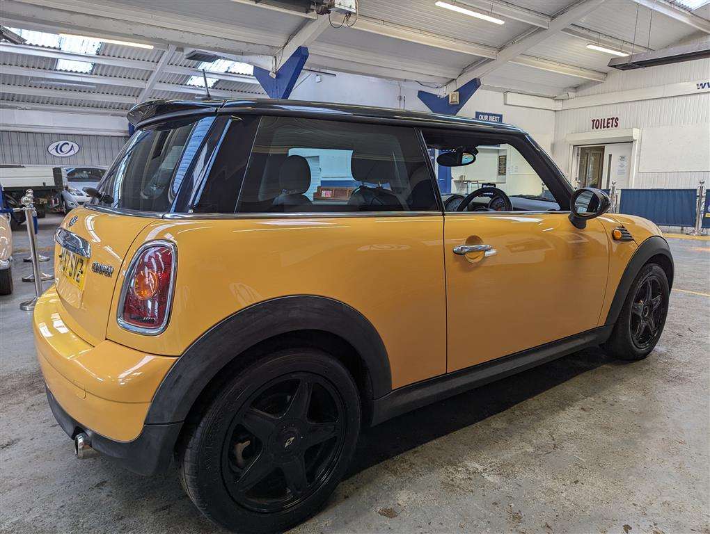 <p>2007 MINI COOPER</p>