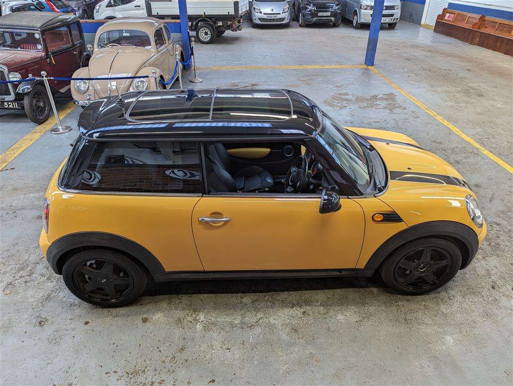 <p>2007 MINI COOPER</p>