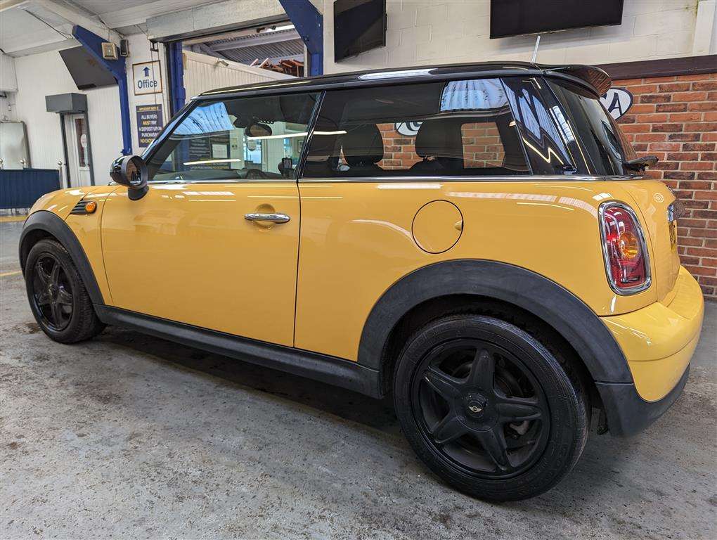 <p>2007 MINI COOPER</p>