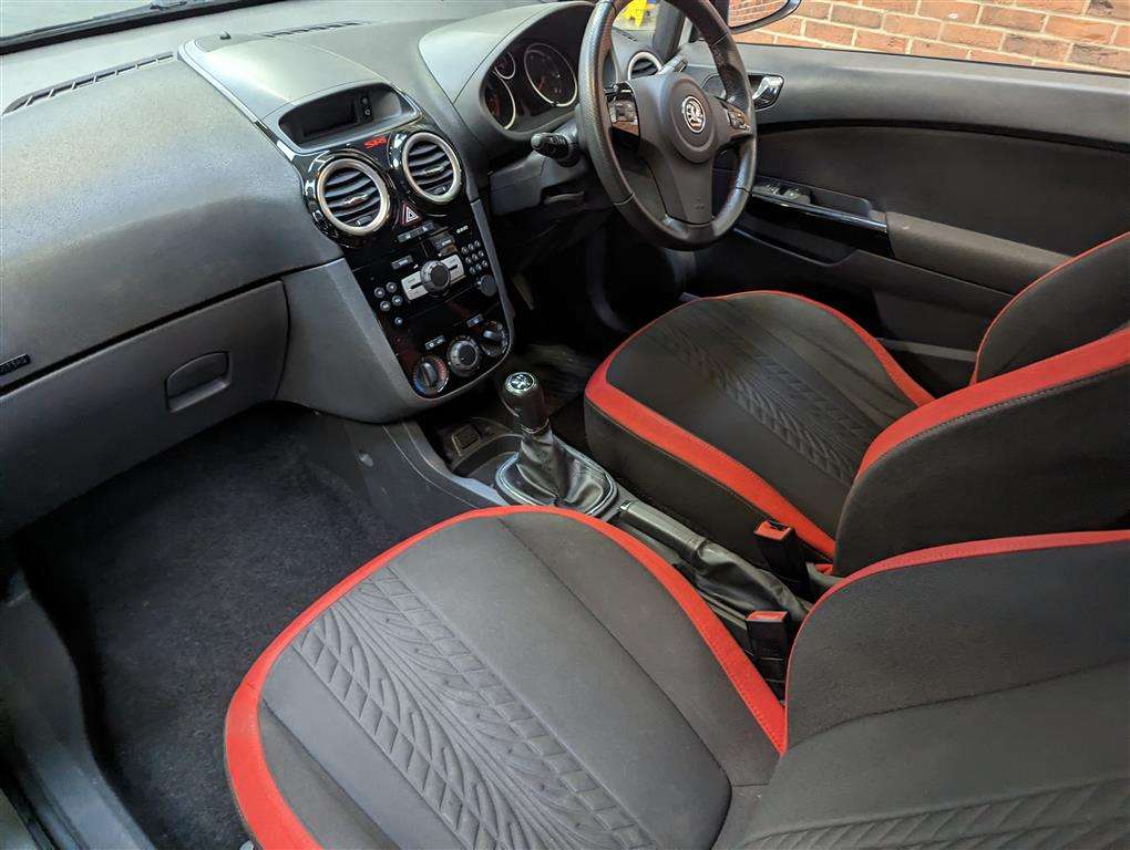 <p>2011 VAUXHALL CORSA SRI</p>