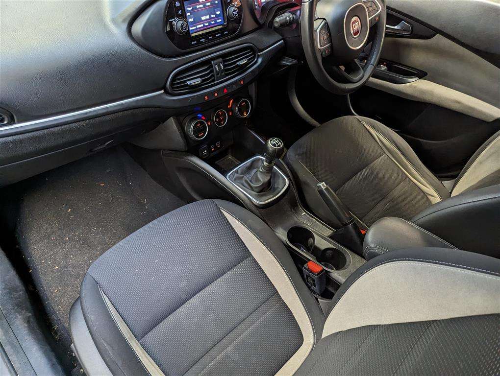 <p>2018 FIAT TIPO LOUNGE MULITJET</p>