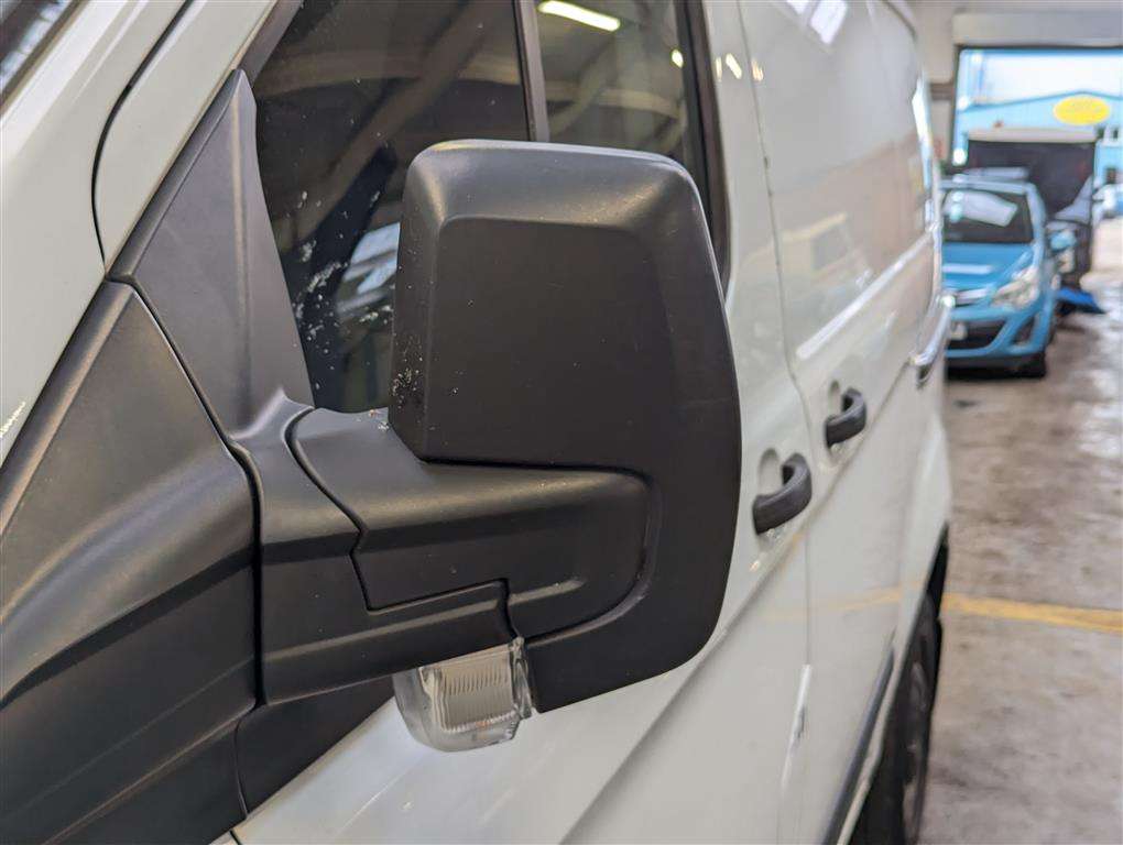 <p>2013 FORD TRANSIT CUSTOM 310 ECO-TE</p>