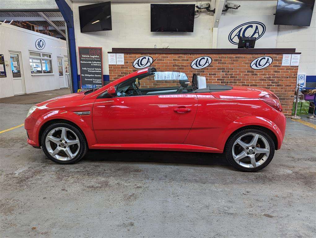 <p>2008 VAUXHALL TIGRA EXCLUSIV</p>