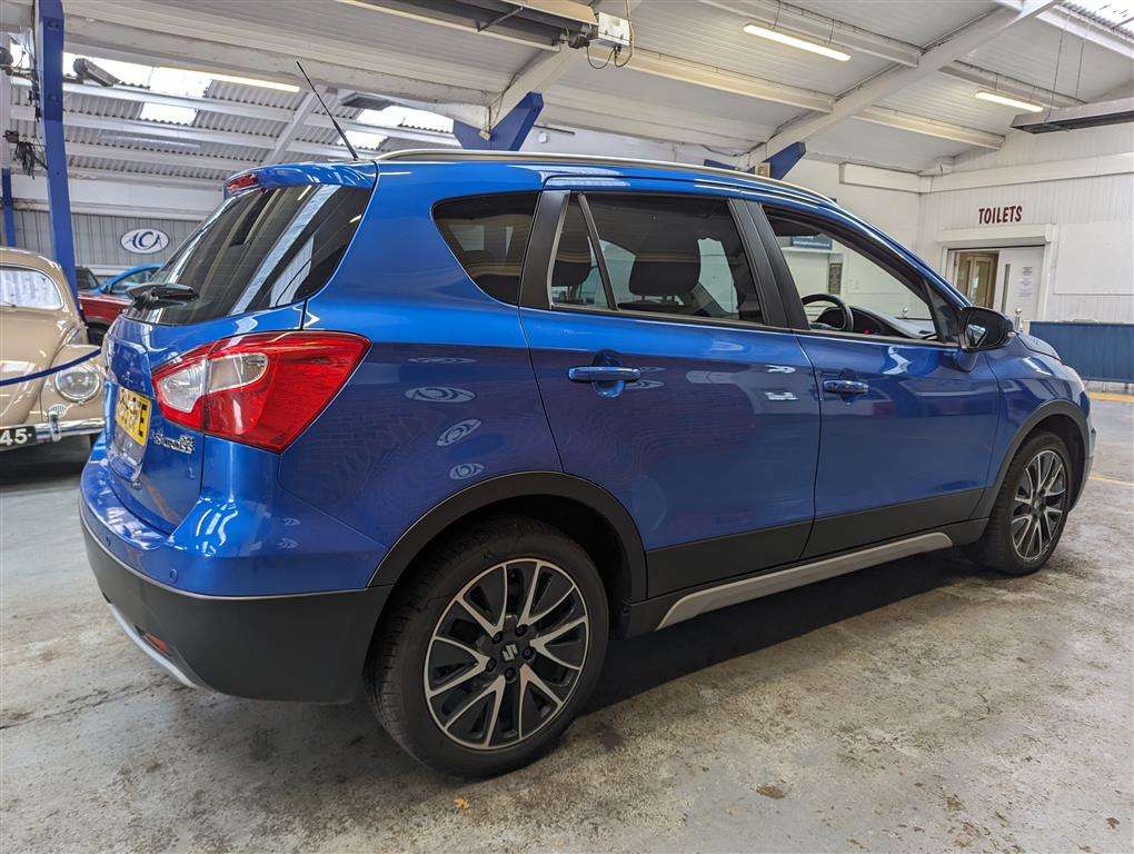 <p>2015 SUZUKI SX4 S-CROSS SZ-T DDIS</p>