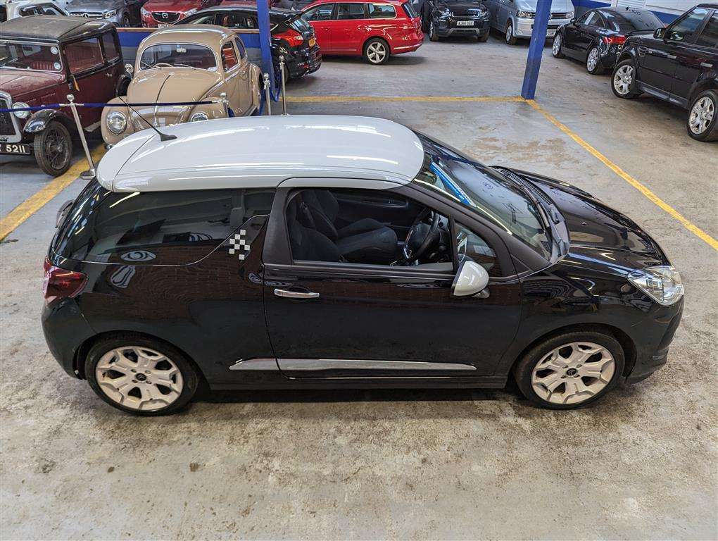 <p>2015 CITROEN DS3 PURETECH DSTYLE ICE S</p>