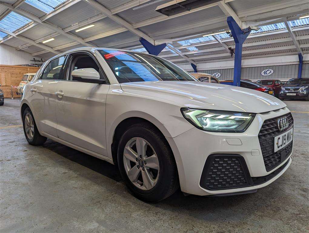 <p>2019 AUDI A1 SE 30 TFSI</p>