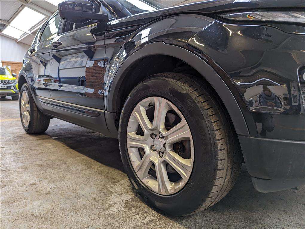 <p>2017 LAND ROVER RANGE ROVER EVOQUE SE TEC</p>