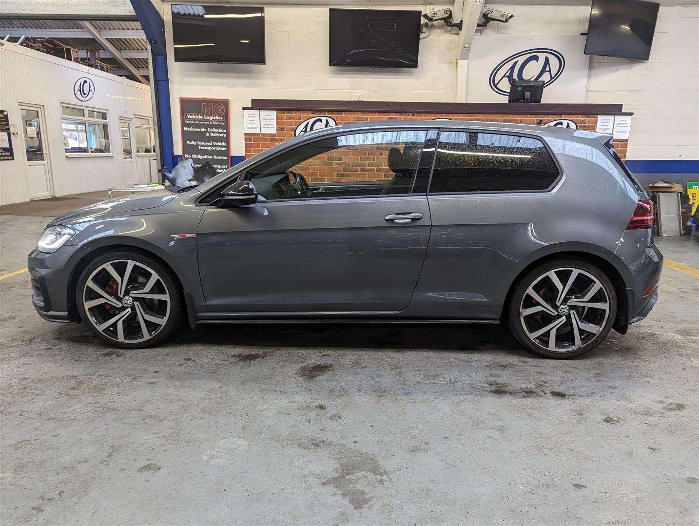 <p>2018 VOLKSWAGEN GOLF GTI TSI S-A</p>