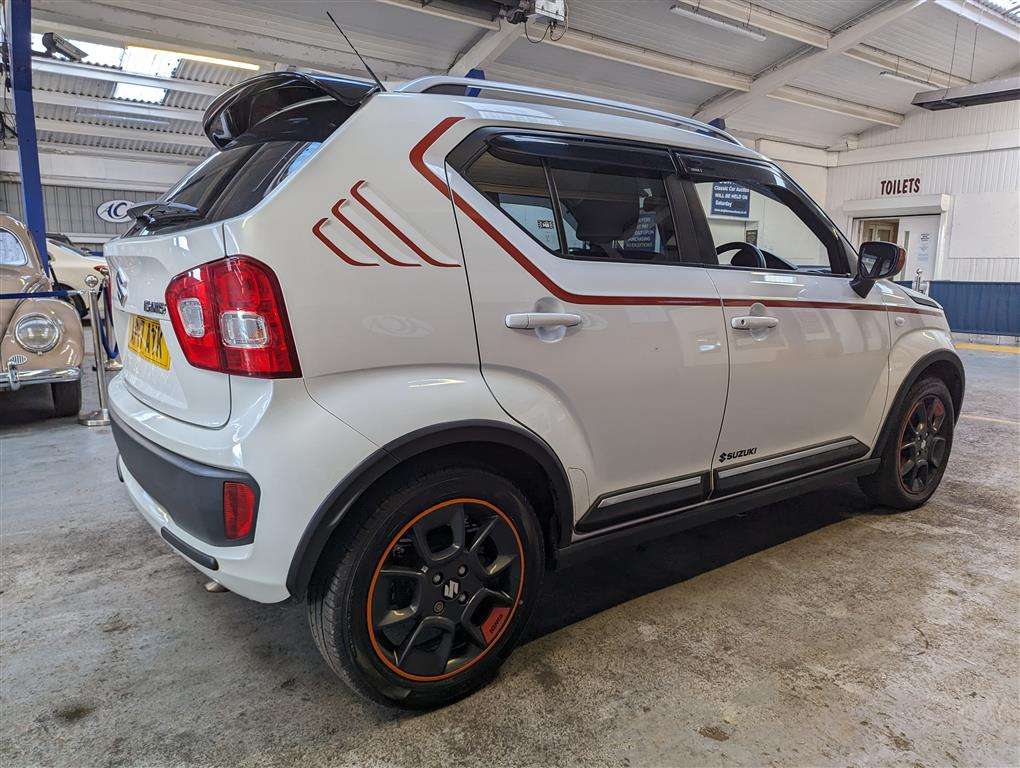 <p>2017 SUZUKI IGNIS SZ-T DUALJET</p>