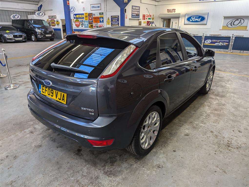 <p>2009 FORD FOCUS ZETEC 100</p>