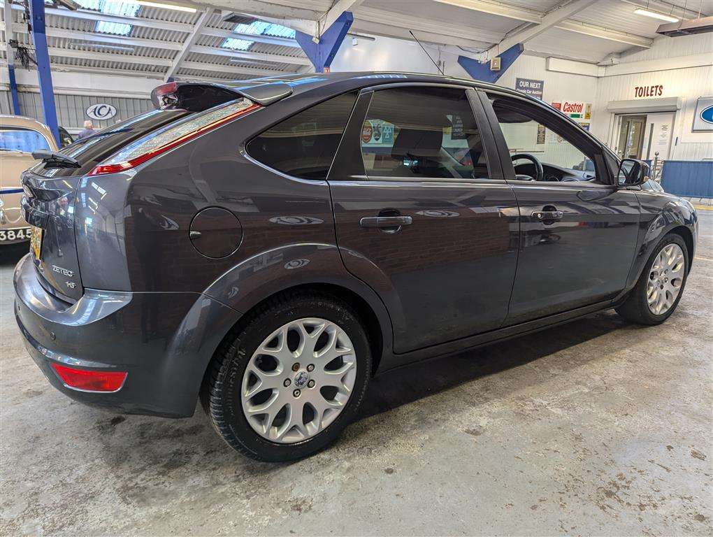 <p>2009 FORD FOCUS ZETEC 100</p>