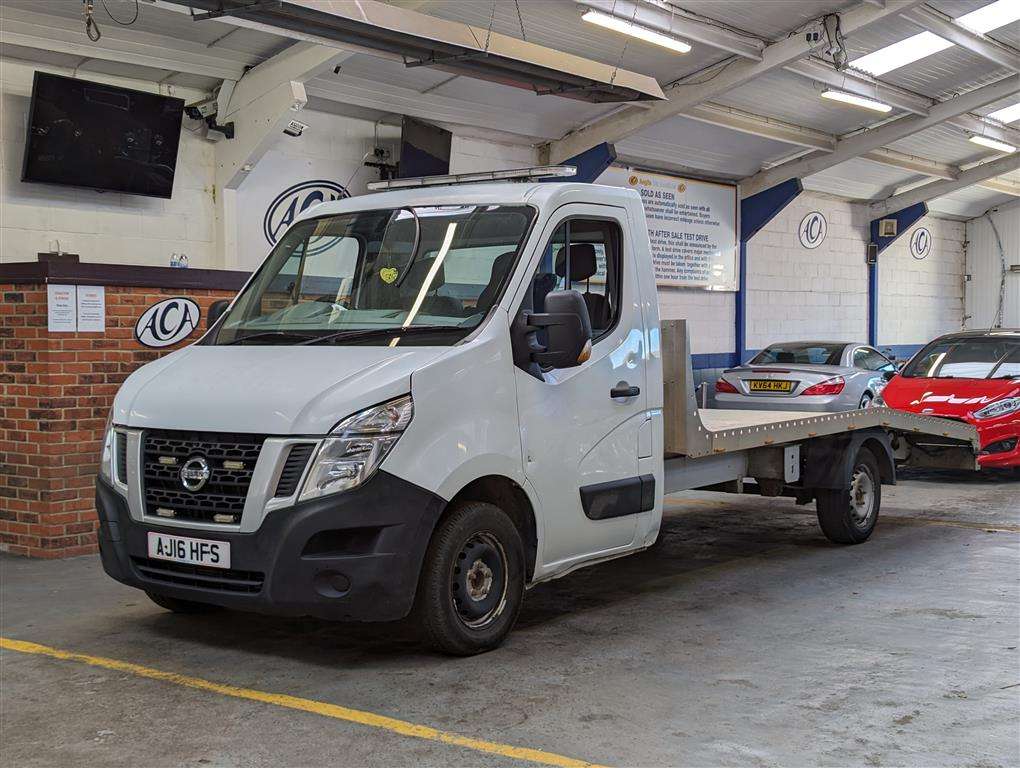 <p>2016 NISSAN NV400 SE DCI</p>