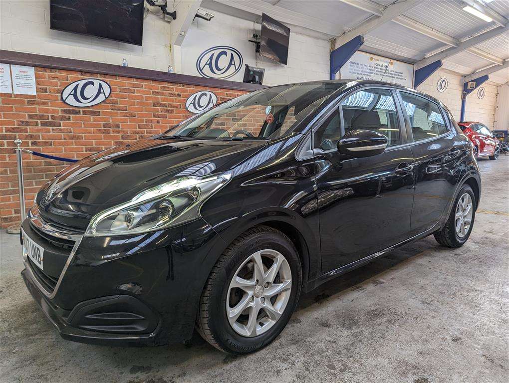 <p>2017 PEUGEOT 208 ACTIVE BLUE HDI S/S</p>