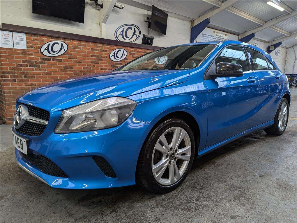 <p>2017 MERCEDES-BENZ A 180 SPORT AUTO</p>