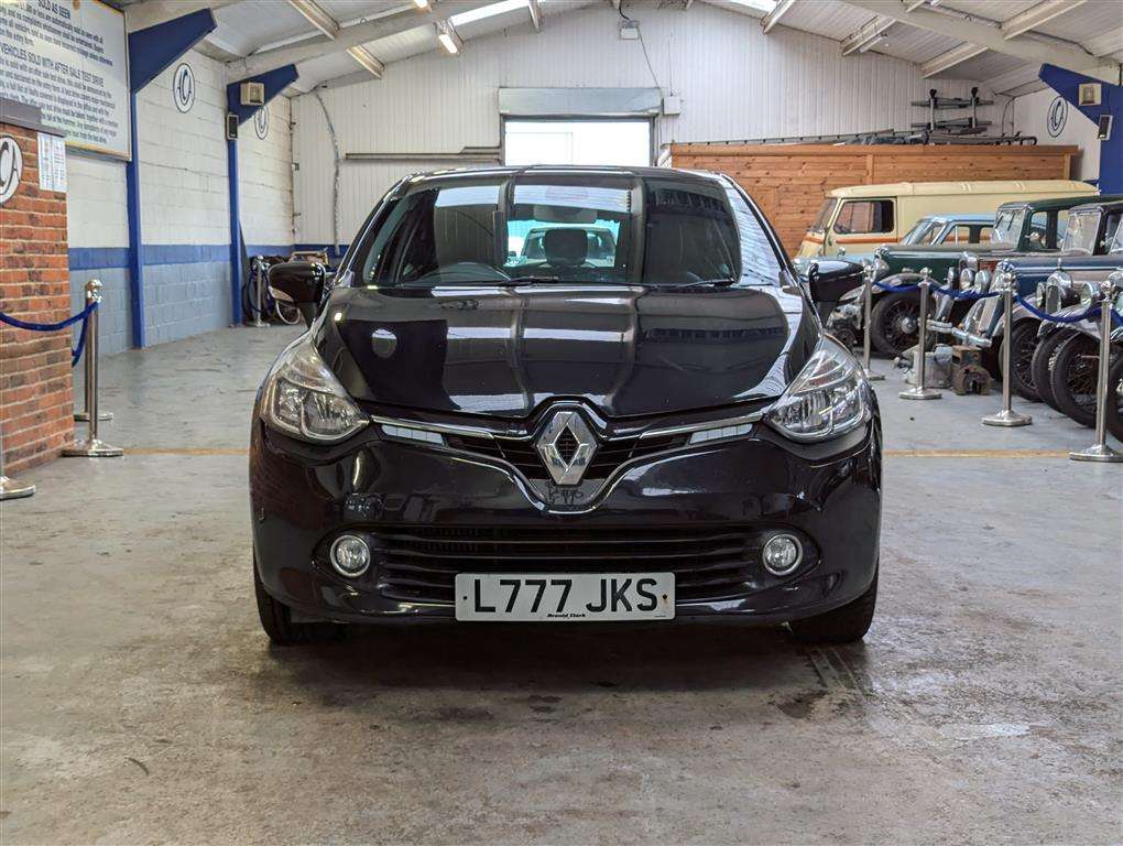 <p>2015 RENAULT CLIO DYNAMIQUE NAV DCI</p>