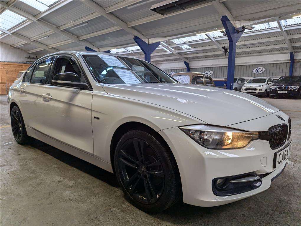 <p>2014 BMW 316D SPORT</p>