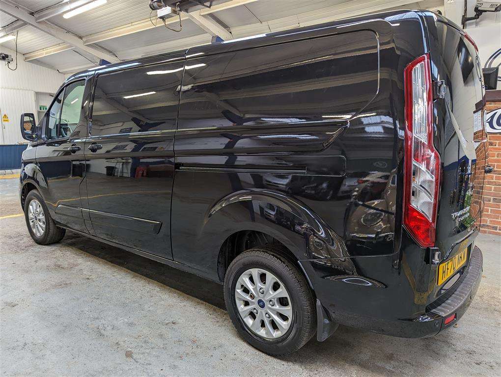 <p>2021 FORD TRANSIT CUSTOM 300LIMITD</p>