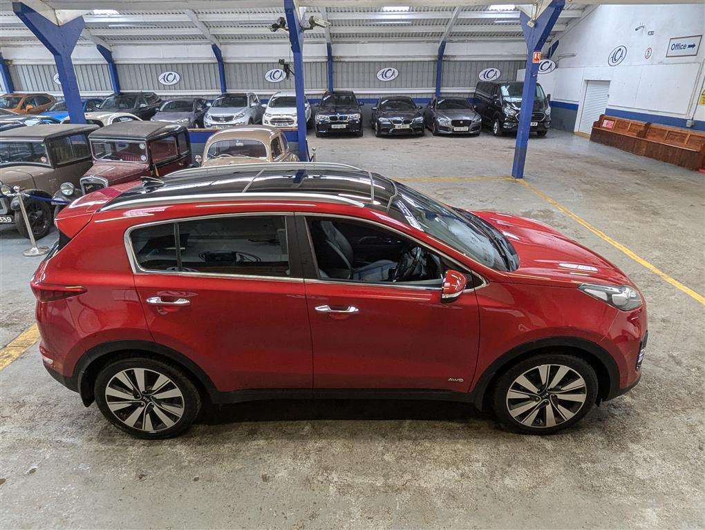 <p>2016 KIA SPORTAGE KX-4 CRDI</p>