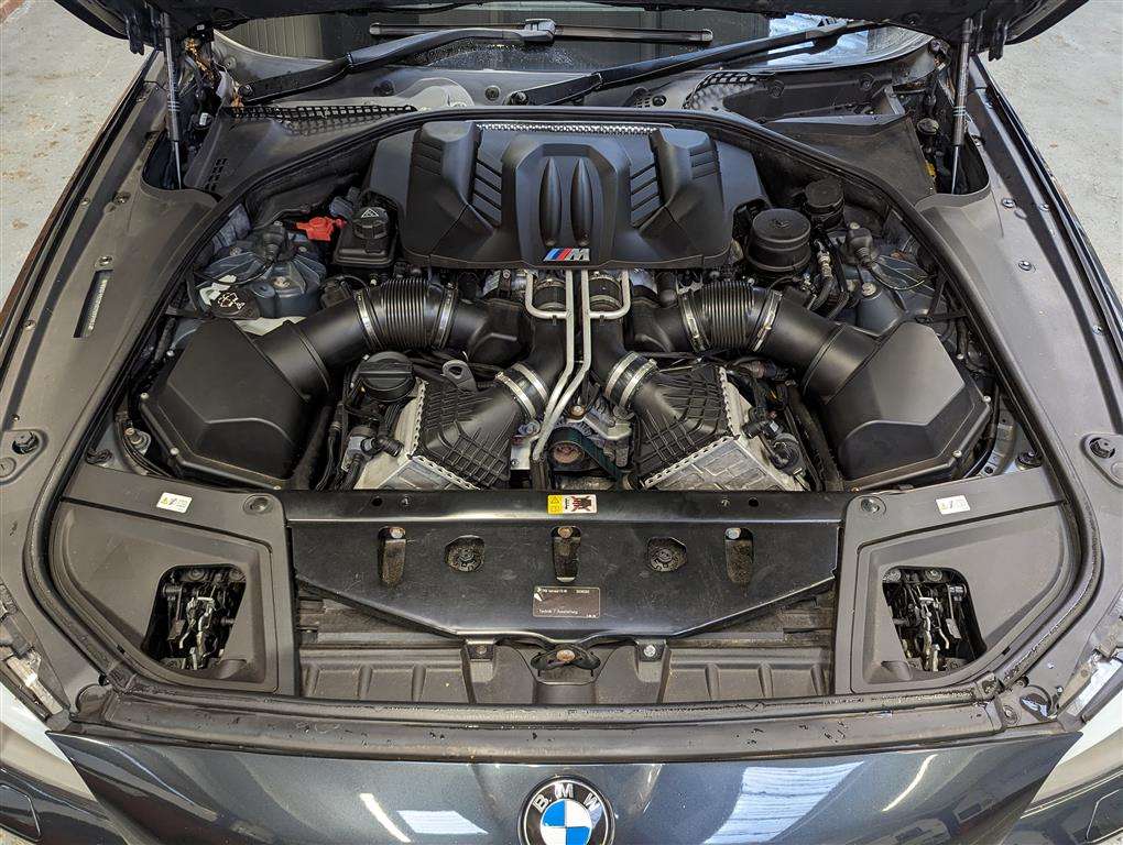 <p>2013 BMW M5 AUTO</p>