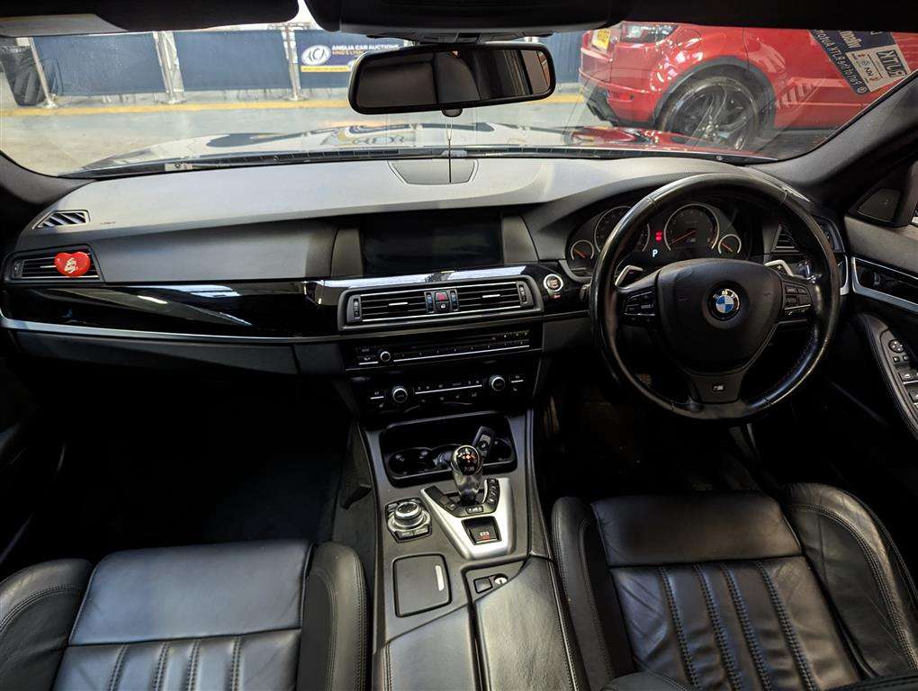 <p>2013 BMW M5 AUTO</p>